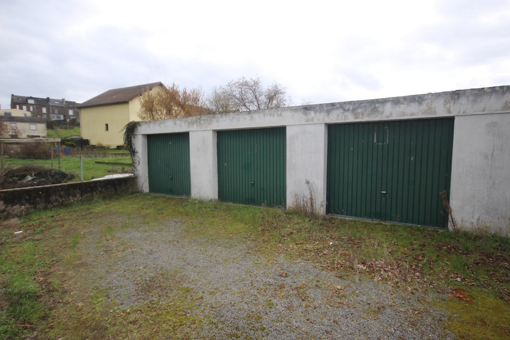 Lot de 3 garages sur la commune de Vireux-Wallerand, idéal i