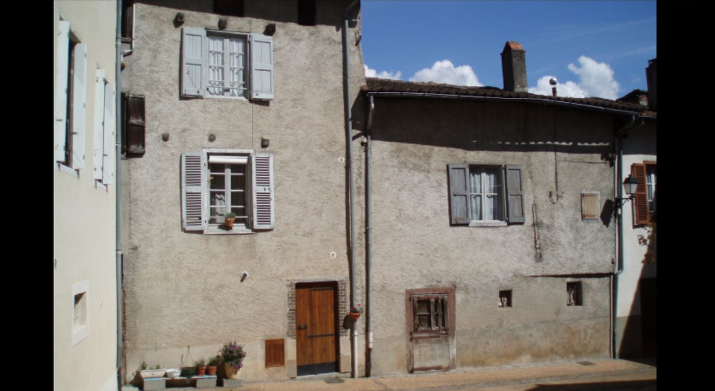 A vendre, 2 maisons de village à rénover à Maurs (15600) Can